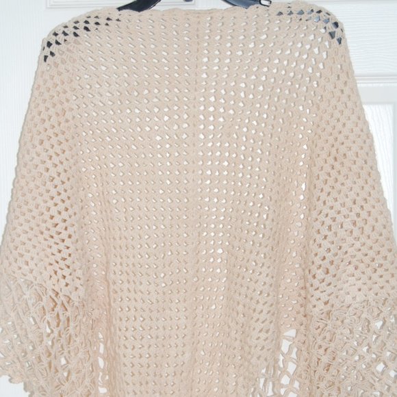 NEW Handmade Crochet Triangular Shawl, Salmon Beige Color, L=71" with 33" Drop - Picture 4 of 7
